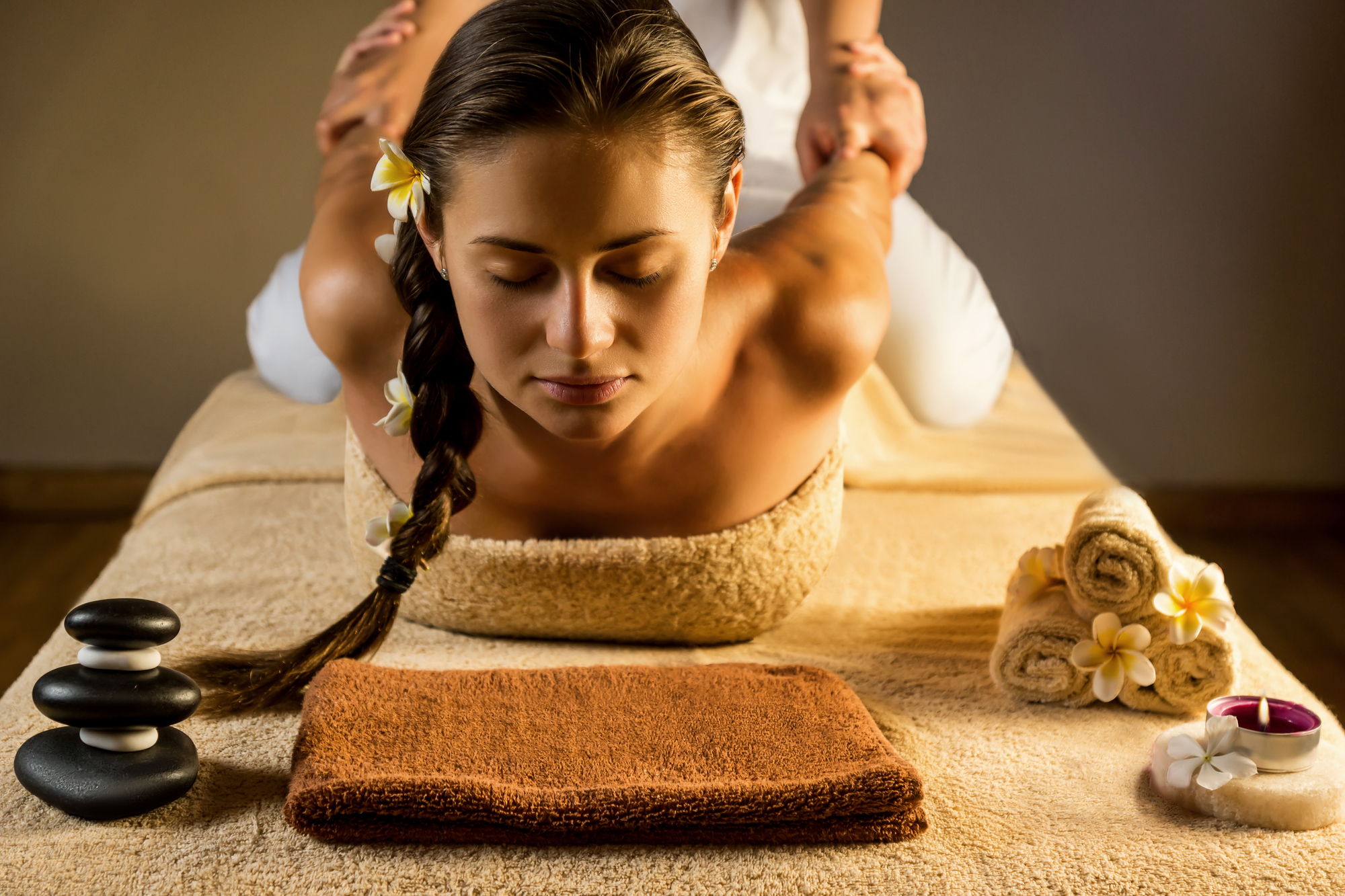 Thai massage and energy lines - a holistic approach to healing the body